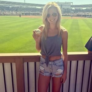 Meet your Posher, Adrienne